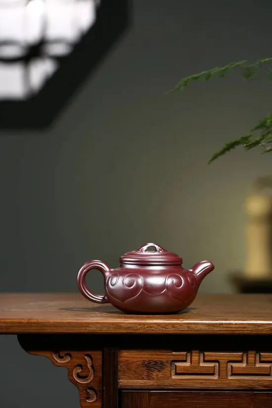 Yixing Teapot | Handcrafted Dragon's Blood Clay Artistry 1