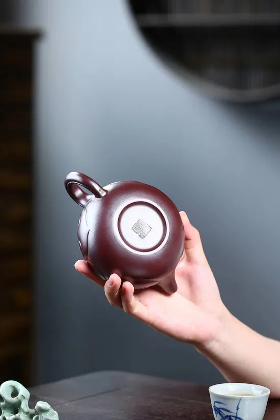 Yixing Teapot | Handcrafted Dragon's Blood Clay Artistry 5