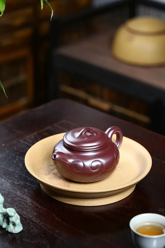 Yixing Teapot | Handcrafted Dragon's Blood Clay Artistry 8