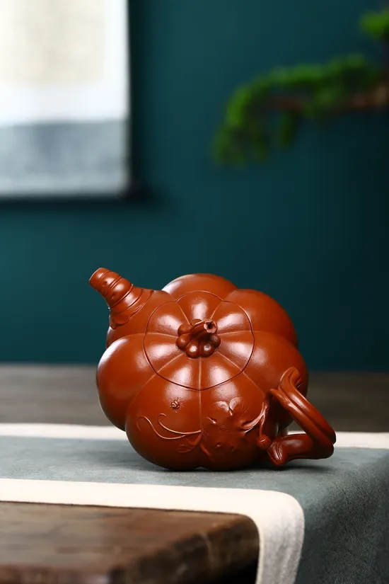 Yixing Zisha Teapot by Master Wu Xiaojun | Handcrafted Artistry 1