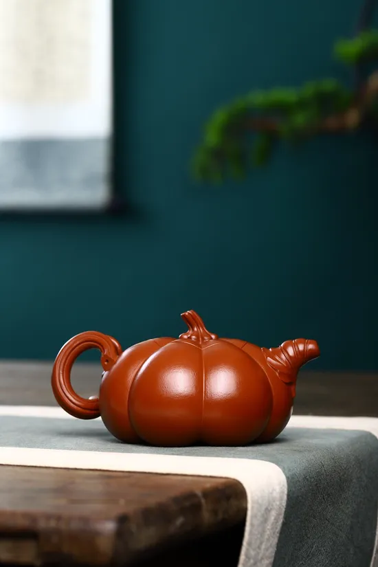 Yixing Zisha Teapot by Master Wu Xiaojun | Handcrafted Artistry 3