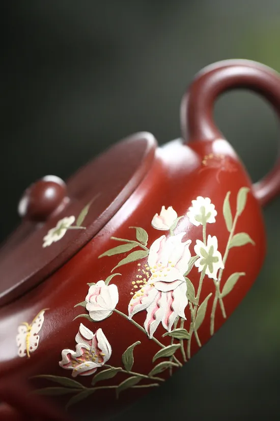 Premium Yixing Clay Teapot | Handcrafted Zisha Artistry 1