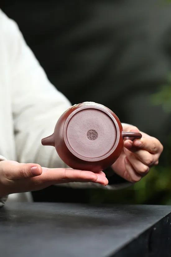 Premium Yixing Clay Teapot | Handcrafted Zisha Artistry 2