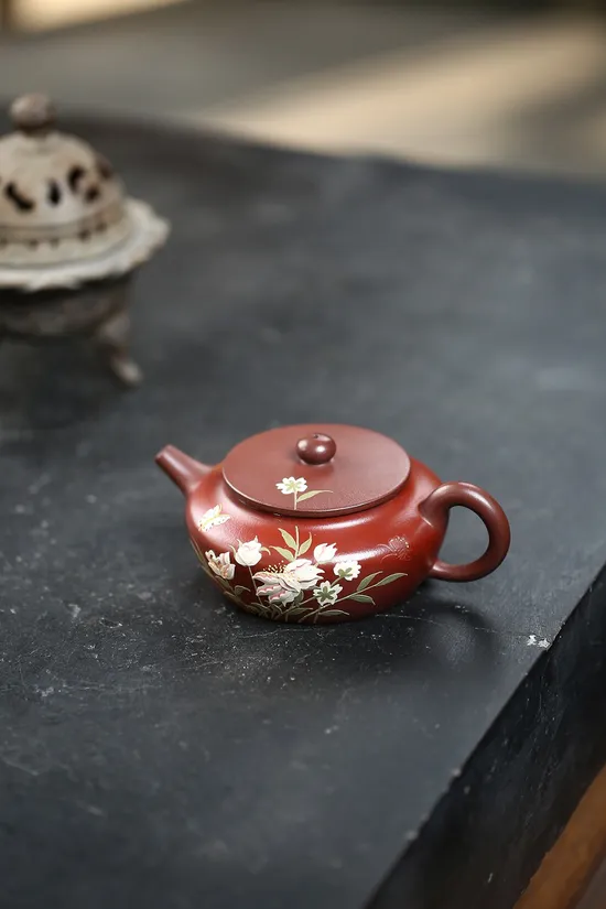 Premium Yixing Clay Teapot | Handcrafted Zisha Artistry 9