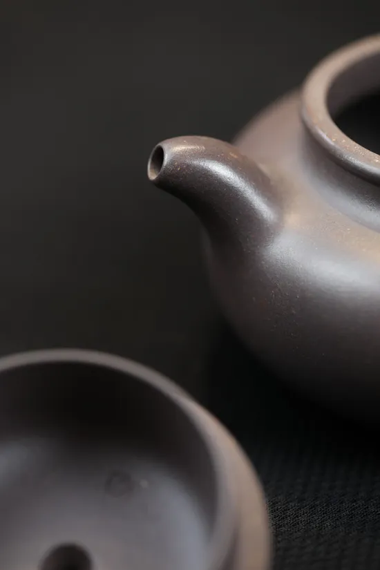 Yixing Zisha Teapot | Handcrafted Tianqing Clay Artisan Pottery 4