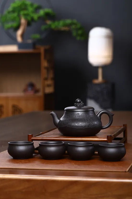 Premium Yixing Zisha Teapot | Handcrafted & Collectible 2