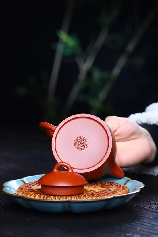 Yixing Zisha Teapot - Master Gu's Artisan Craftsmanship Collection 6