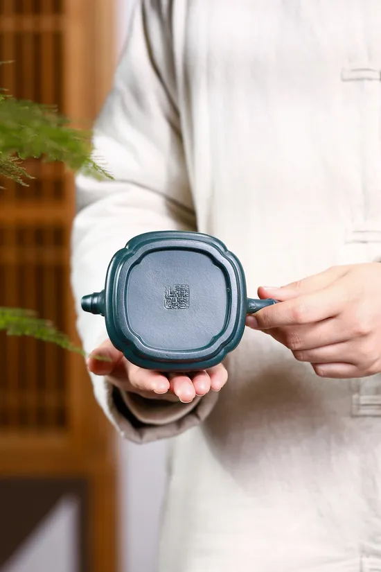 Premium Yixing Clay Teapot: Handcrafted Collector's Artisan Treasure 6