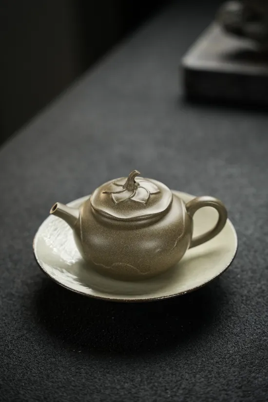 Premium Yixing Teapot | Handcrafted Zisha Clay Artistry 1