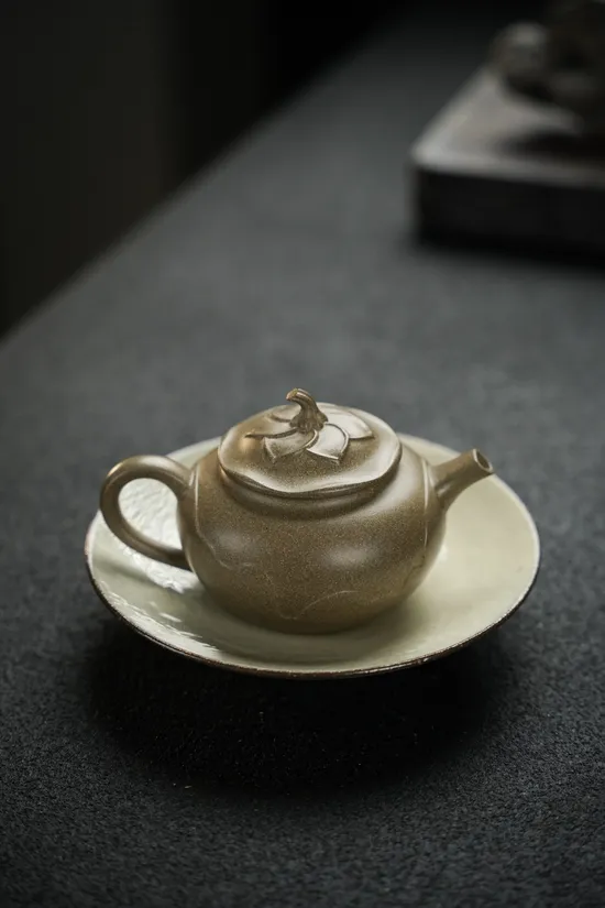 Premium Yixing Teapot | Handcrafted Zisha Clay Artistry 3