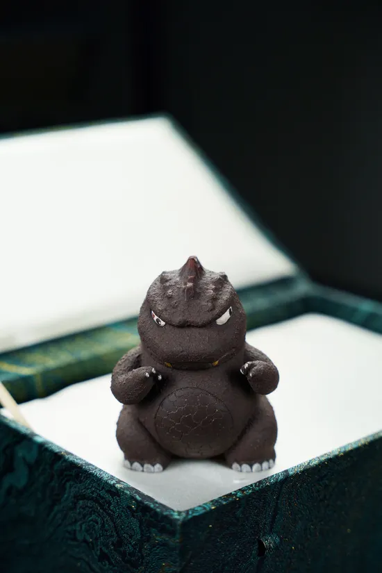 Zisha Teapots: 1 | 800 CNY | 150cc capacity | Feilong Godzilla Fine Work 1