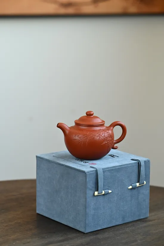 Zisha Teapots: handcrafted | vermilion clay | 210cc capacity 4