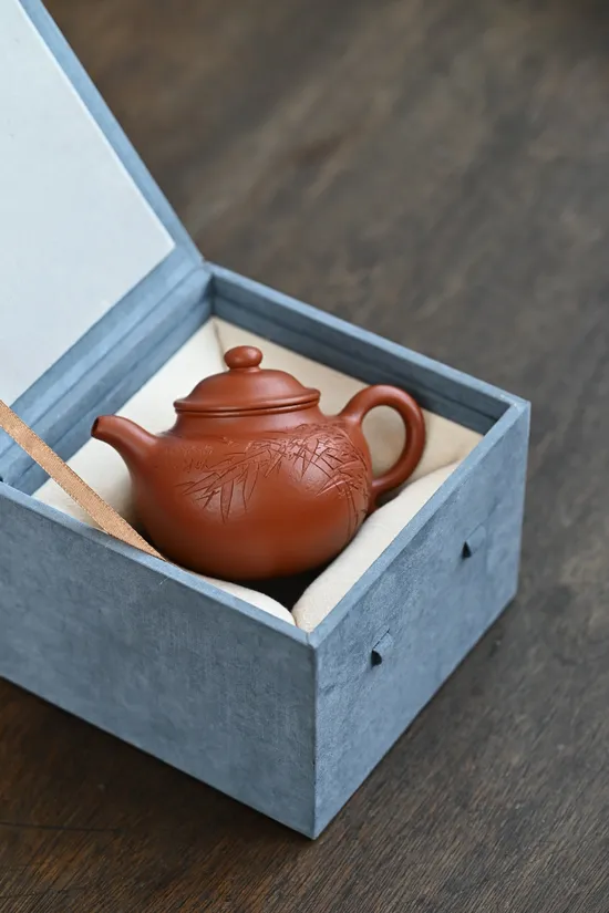 Zisha Teapots: handcrafted | vermilion clay | 210cc capacity 6