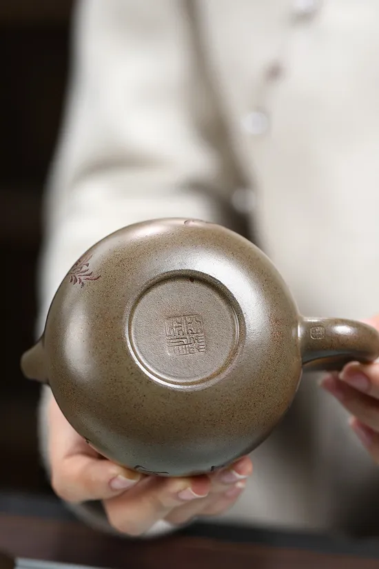 Premium Yixing Zisha Teapot | Handcrafted Artisan Clay Teapot 3