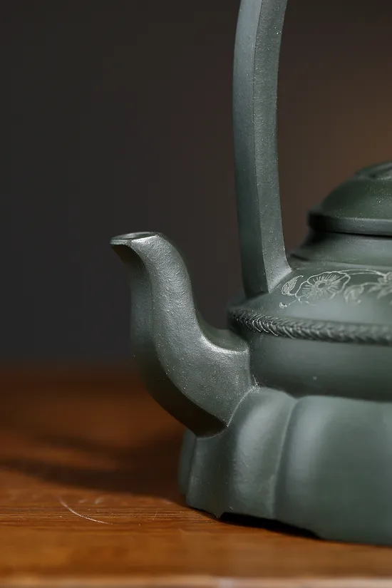Yixing Zisha Clay Teapot | Wang Fang Artisan Masterpiece | 850cc 5