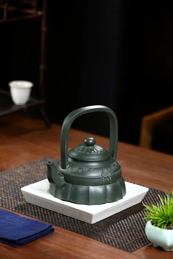 Yixing Zisha Clay Teapot | Wang Fang Artisan Masterpiece | 850cc 7