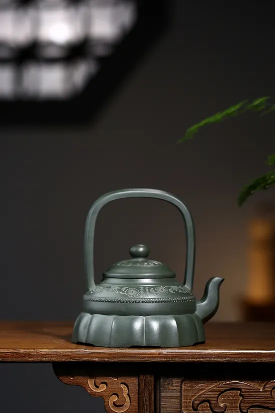 Yixing Zisha Clay Teapot | Wang Fang Artisan Masterpiece | 850cc 8