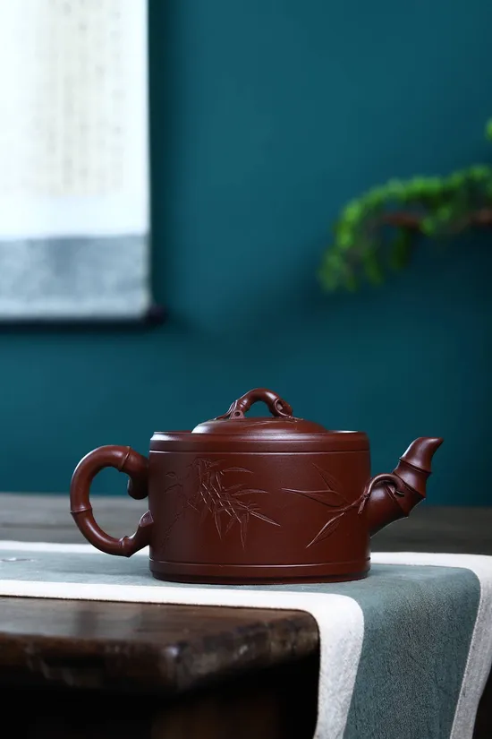 Yixing Zisha Art Teapot | Collector's Handcrafted Purple Clay Pot 1