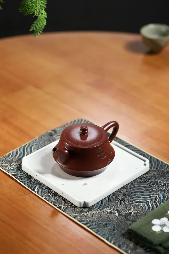 Authentic Zisha Teapot Xiaoman - 220cc Handcrafted Pottery 2