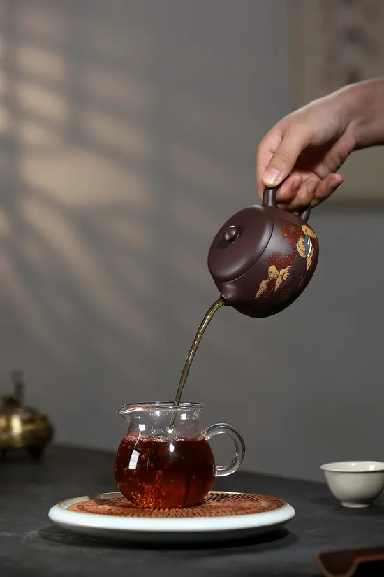 Handcrafted Yixing Zisha Teapot - Artisan Ceramic Teapot for Tea Brewing 2