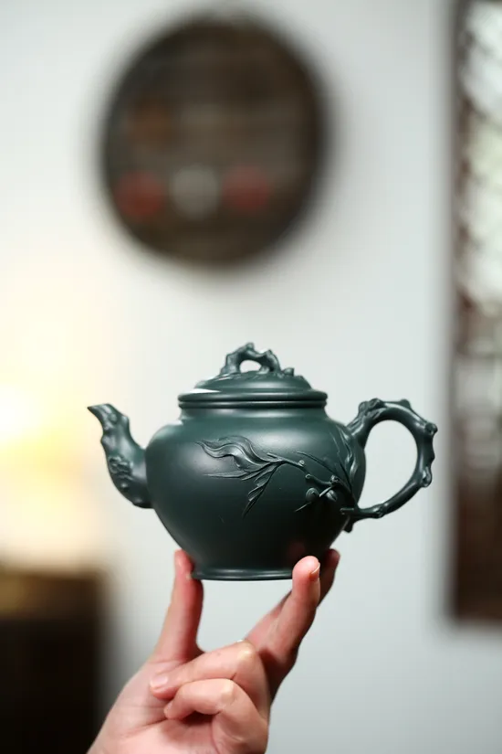 Yixing Zisha Teapot - Peach Spring Design, Handcrafted Ceramic Artistry 3