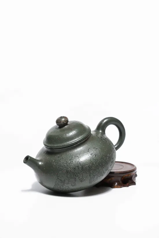 Yixing Zisha Teapot - Master Xu's Legacy, Handcrafted Collectible 4
