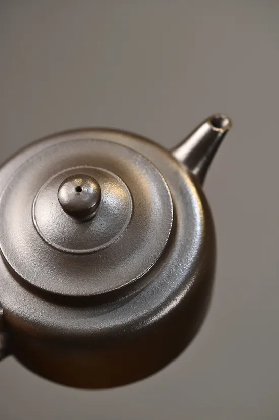 Zisha Teapots: Dezhong-style | iron-sand clay | 240cc capacity 2