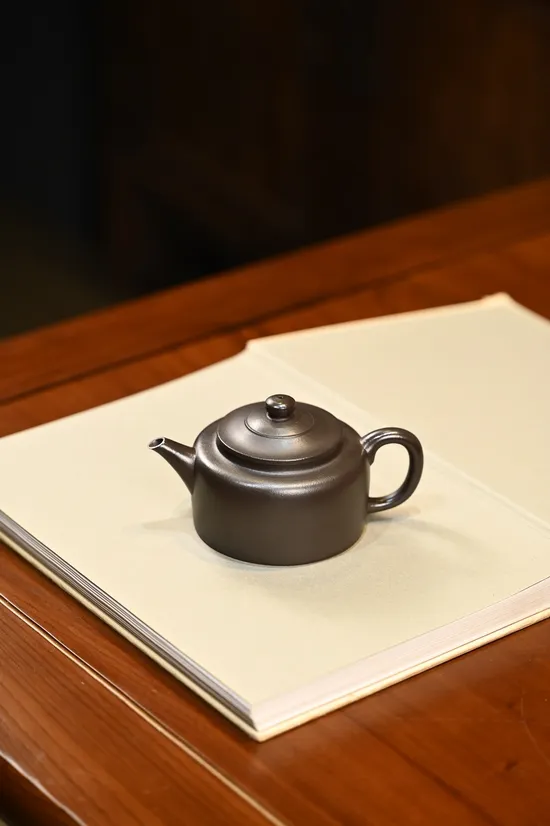 Zisha Teapots: Dezhong-style | iron-sand clay | 240cc capacity 5