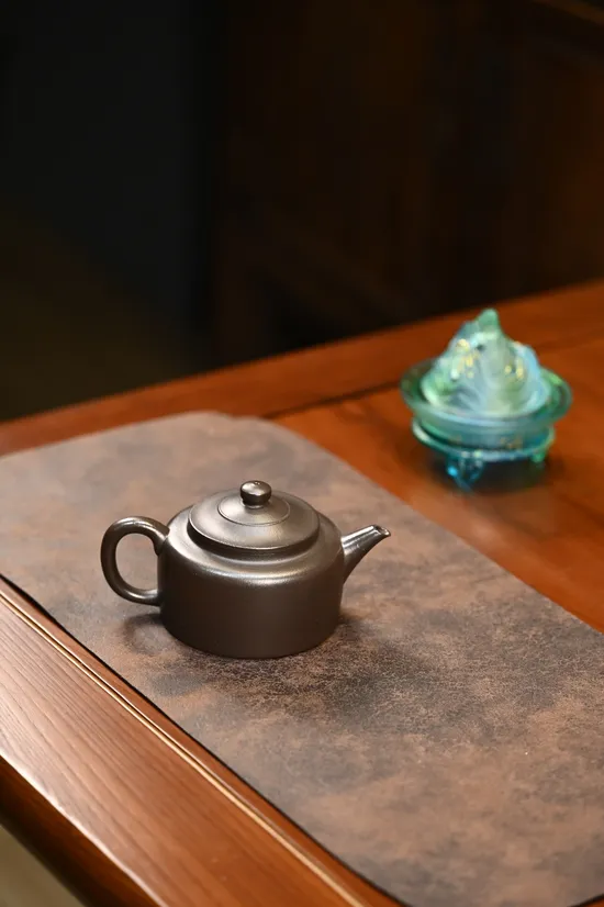 Zisha Teapots: Dezhong-style | iron-sand clay | 240cc capacity 6