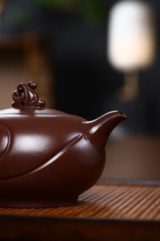 Premium Zisha Clay Teapot - Rare Stone Red Clay, Handcrafted 2