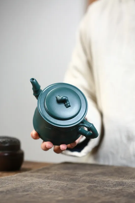Premium Yixing Zisha Teapot – Artisan Crafted Ceramic Teapot 5