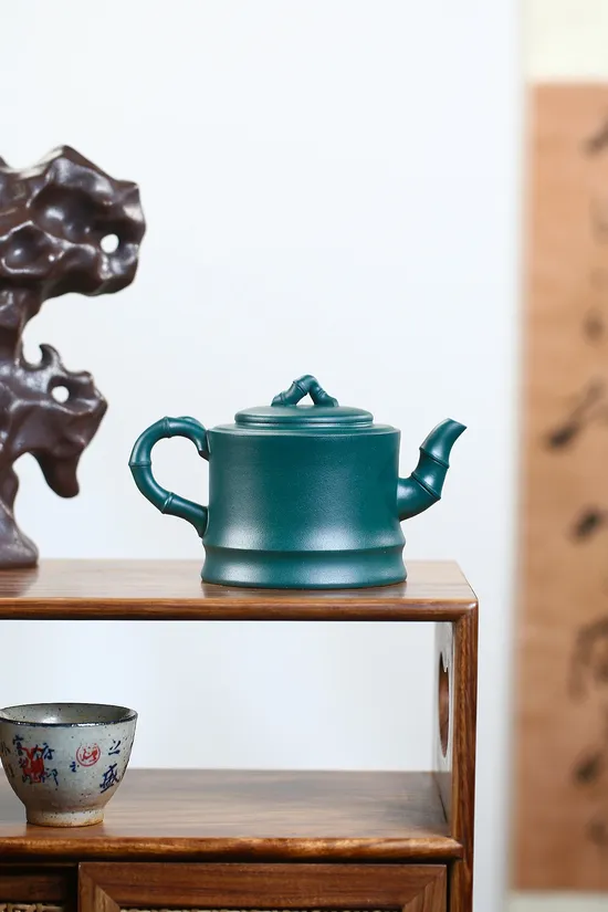 Premium Yixing Zisha Teapot – Artisan Crafted Ceramic Teapot 8