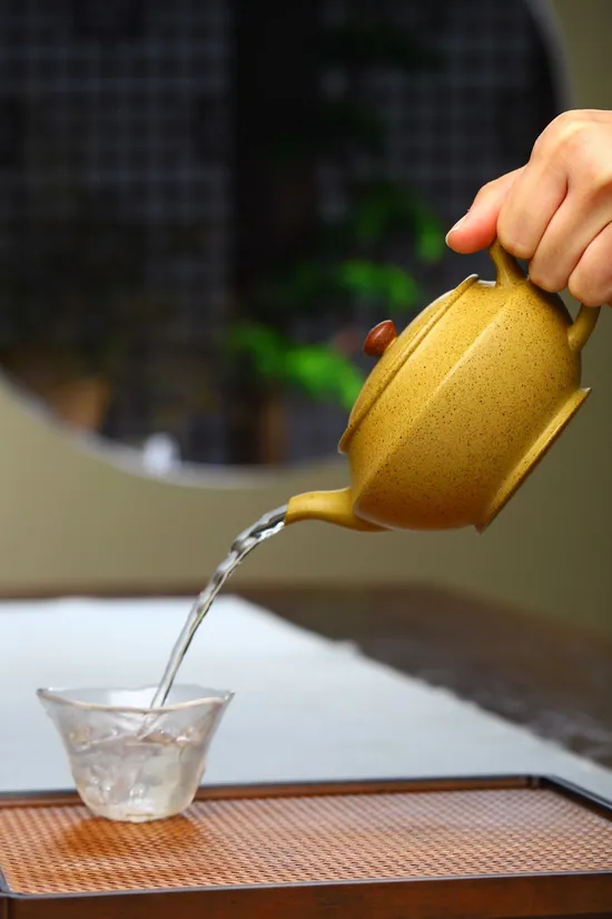 Premium Yixing Zisha Teapot - Handcrafted Golden Clay Artistry 1