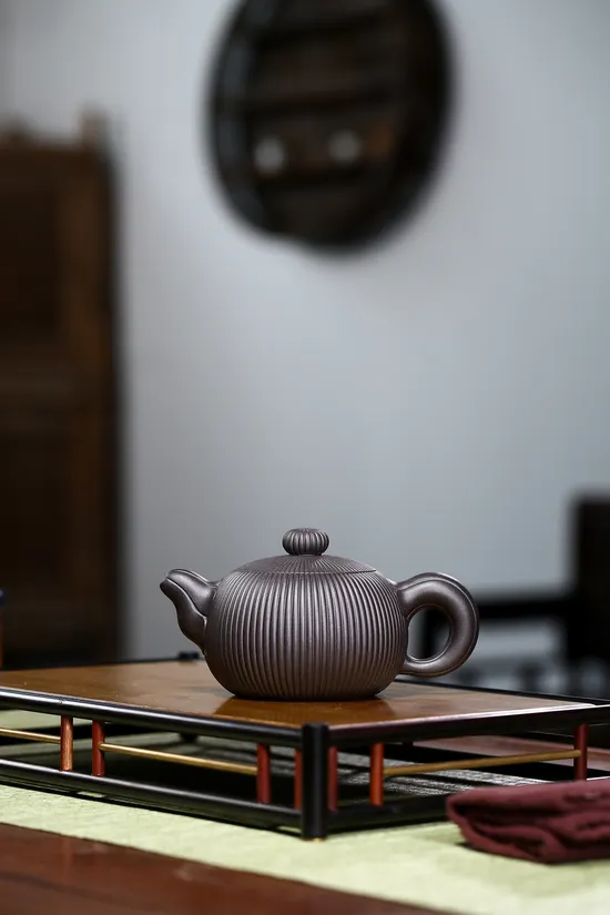 Premium Yixing Teapot | Handcrafted Zisha Clay Art | Yang Junbao 8