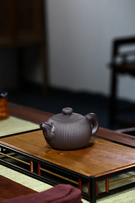 Premium Yixing Teapot | Handcrafted Zisha Clay Art | Yang Junbao 9