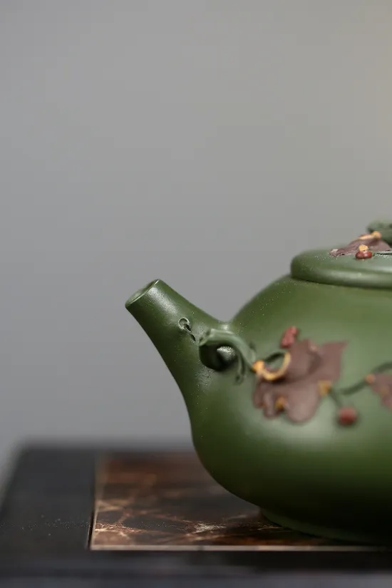 Yixing Zisha Teapot - Squirrel Grape Artisan Craft 3