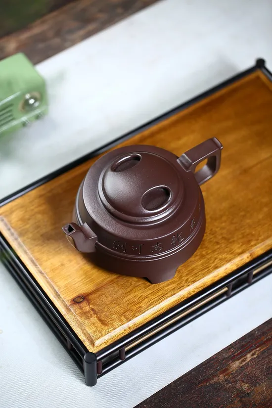 Handcrafted Yixing Clay Teapot | Artisan Craftsmanship & Unique Design 3