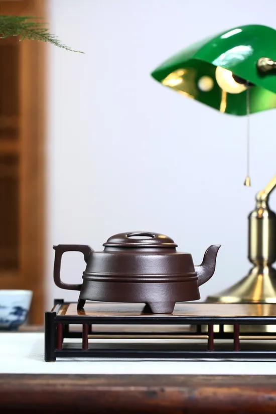 Handcrafted Yixing Clay Teapot | Artisan Craftsmanship & Unique Design 4