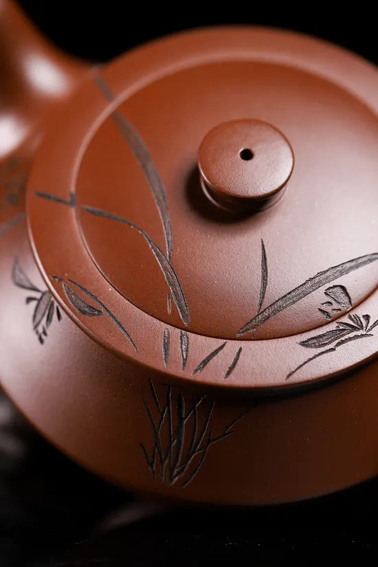 Master Xu Nan's Yixing Zisha Teapot - Premium Clay Artistry & Collectible 8