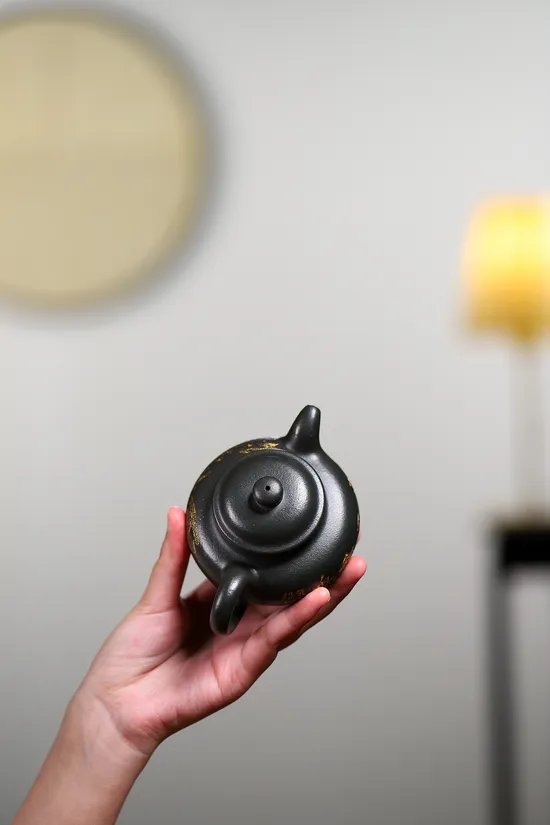 Premium Yixing Zisha Teapot – Handcrafted Artistry & Timeless Design 5