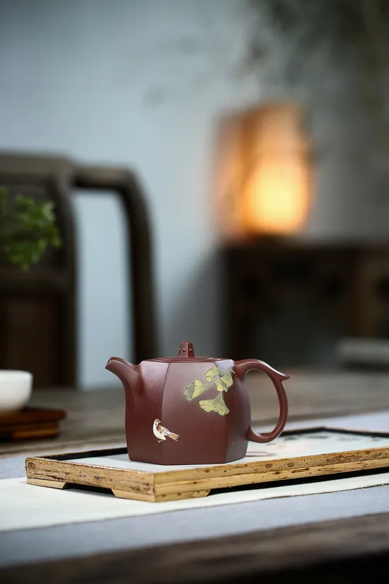 Gold Award Yixing Zisha Teapot – Handcrafted Clay Artistry 4