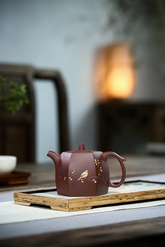 Gold Award Yixing Zisha Teapot – Handcrafted Clay Artistry 6