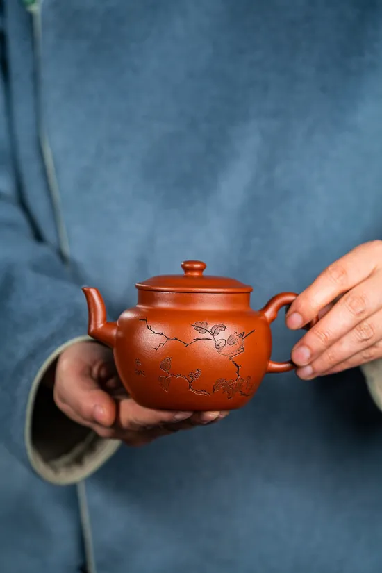Premium Yixing Clay Teapot | Artisan Zisha Craftsmanship 7