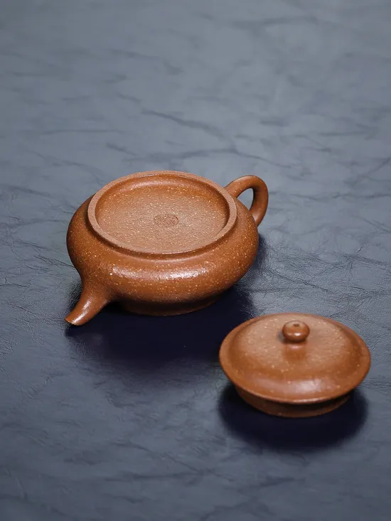 Premium Handcrafted Yixing Teapot - Golden Jiangpo Clay, 180cc 2