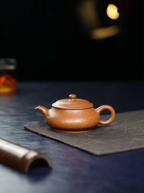 Premium Handcrafted Yixing Teapot - Golden Jiangpo Clay, 180cc 4