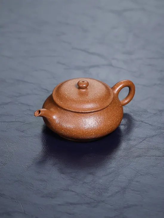 Premium Handcrafted Yixing Teapot - Golden Jiangpo Clay, 180cc 5