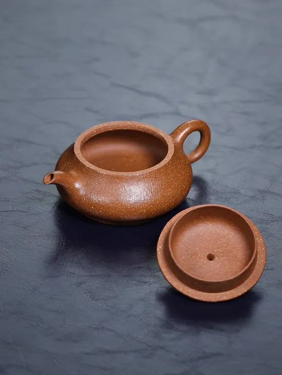 Premium Handcrafted Yixing Teapot - Golden Jiangpo Clay, 180cc 6