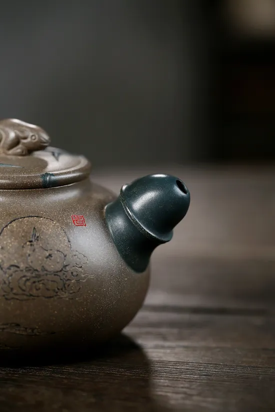 Handcrafted Yixing Zisha Teapot | Artisan Xia Ruijuan Masterpiece 3