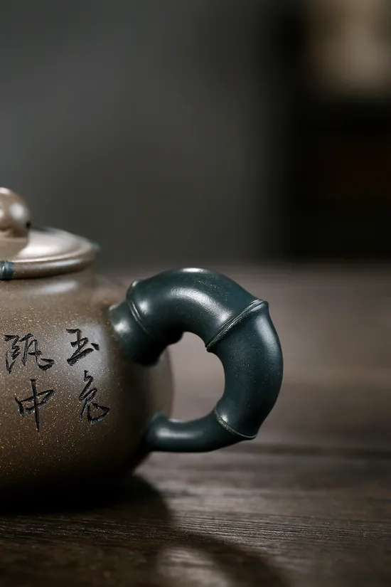 Handcrafted Yixing Zisha Teapot | Artisan Xia Ruijuan Masterpiece 6