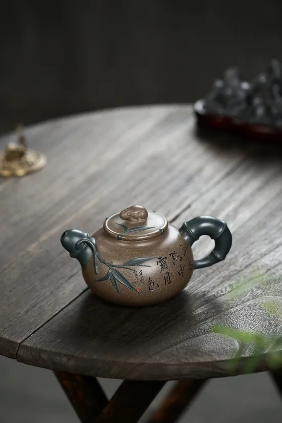 Handcrafted Yixing Zisha Teapot | Artisan Xia Ruijuan Masterpiece 7